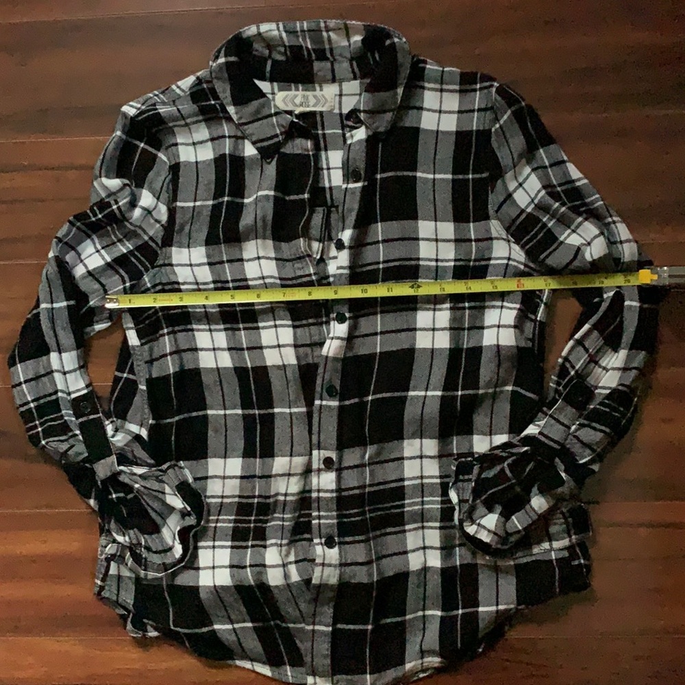 Pink Rose soft plaid top sz m but could fit small